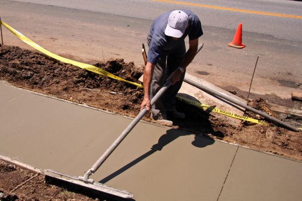 Sidewalk Cementing in Canton